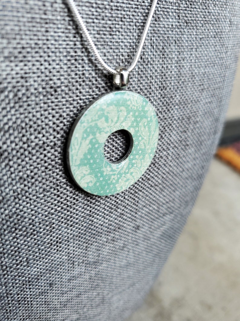 Damask Pendant Washer Necklace