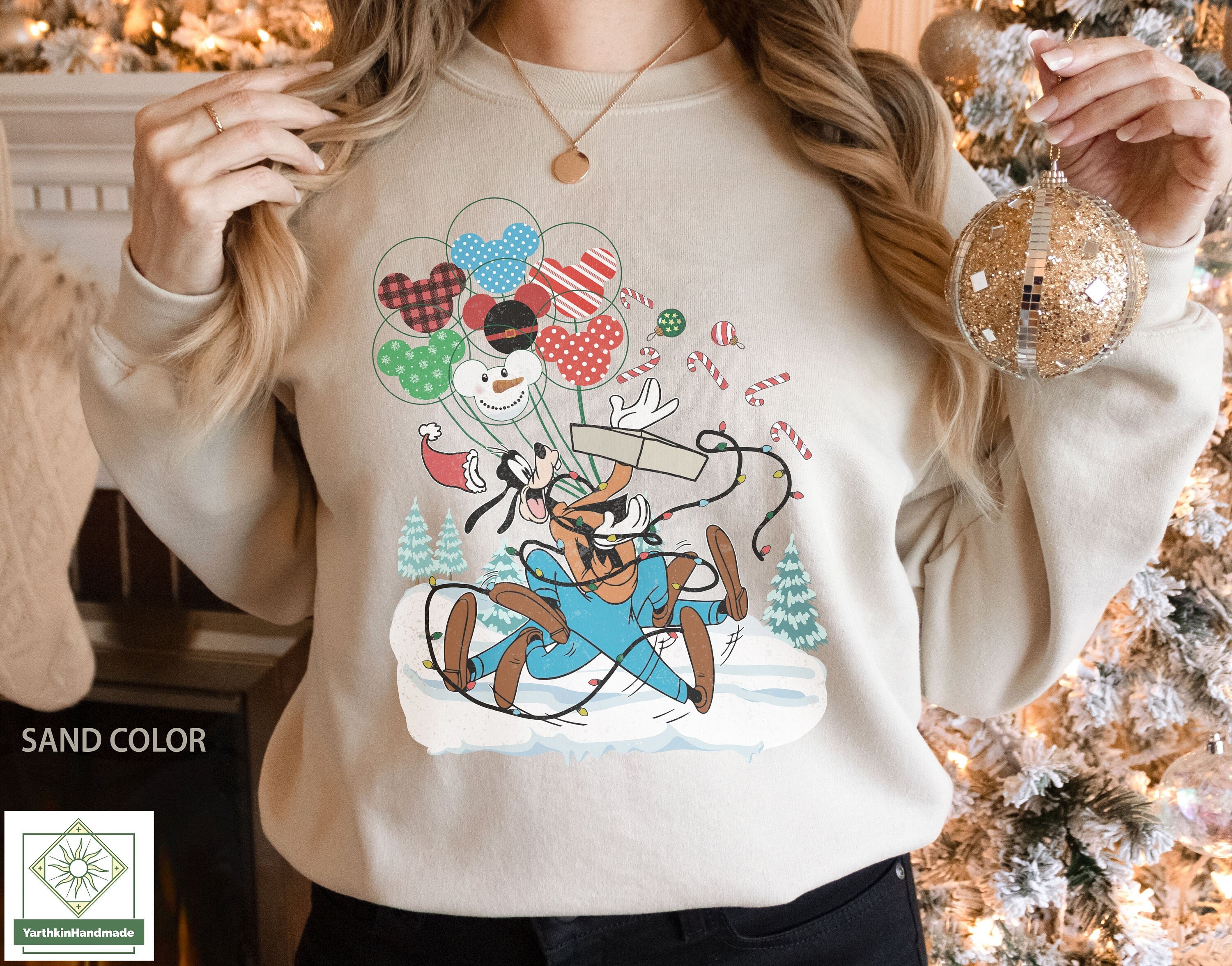 Discover Retro Disney Goofy Christmas Sweatshirt