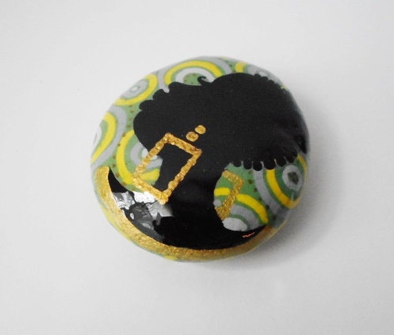 Made To Order, Three Black Queens, Afrocentric Collectable Paperweights, Decorating Ideas, Fine Art on Rocks, Gifts Under 30 image 6