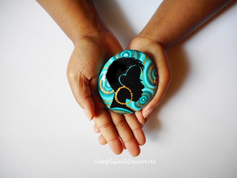 Gifts Under 30 Fine Art On Rocks Decorating Ideas Three Black Queens Afrocentric Collectable Paperweights Home Living Office Aloli Ru - Afrocentric Decorating Ideas Gifts Under 30 Fine Art On Rocks Decorating Ideas Three Black Queens Afrocentric Collectable Paperweights Home Living Office Aloli Ru - Afrocentric Decorating Ideas