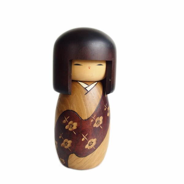 So süß! Eine große und schöne Oldtimer Kokeshi Puppe mit Hand geschnitzte Blumen Kimono. Japanische Kokeshi Puppe. Elegant! Handgemachte hölzerne Puppe.