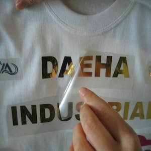 Autocollant de transfert de chaleur en caoutchouc de silicone surélevé transfert de chaleur vêtements personnalisés vêtement t-shirt à capuche étiquette de transfert de chaleur polychrome de haute qualité