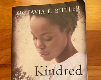 Kindred de Octavia E. Butler - Libro de bolsillo de Beacon Press, 2003