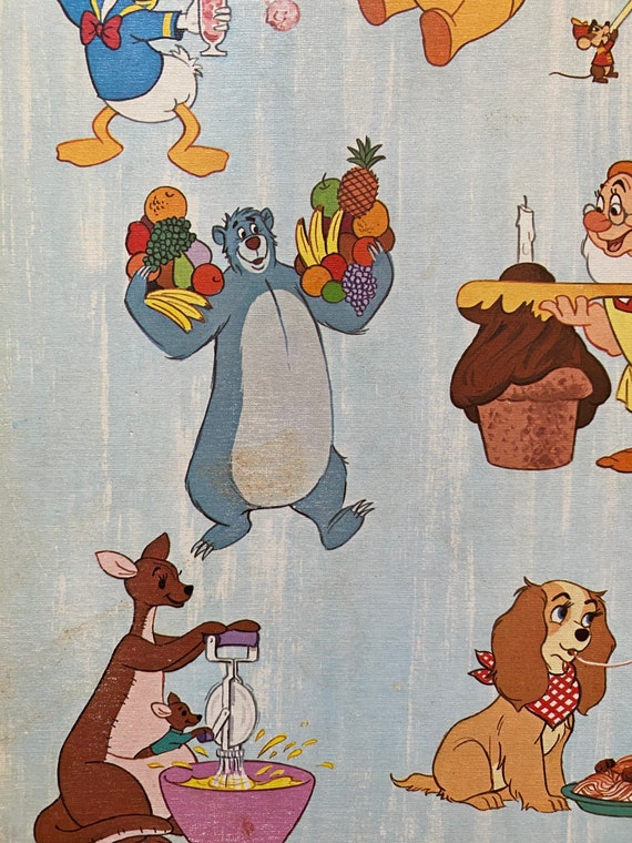 Walt Disney's Mickey Mouse Cookbook: Favorite Recipes from