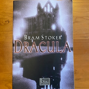 Dracula by Bram Stoker - 1998 Barnes and Noble Classic
