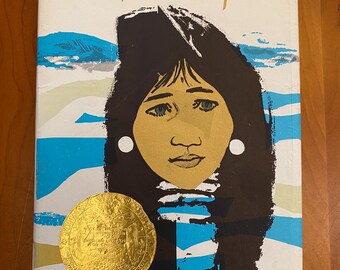 La isla de los delfines azules de Scott O'Dell - Ganador del premio Newbery - 1960 Houghton Mifflin - Vigésima edición - Ex-biblioteca