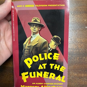 La policía en el funeral, de Margery Allingham - 1989 - Edición de bolsillo de Bantam