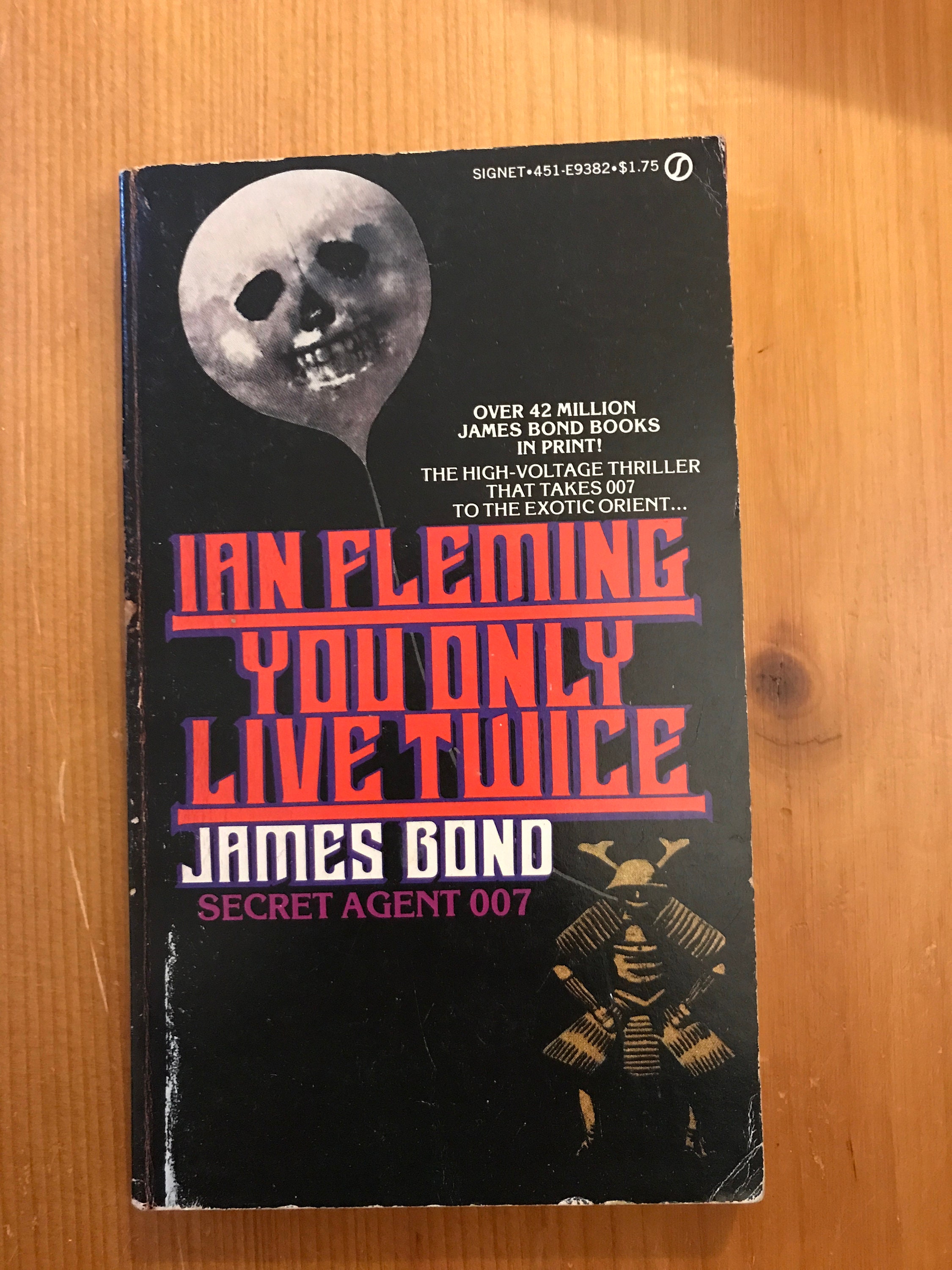 JAMES BOND T HE LEGACY 英語版 (豪華本)中古品 JAMES BOND- The Legacy 007 by John Cork & Bruce Scivally
