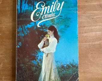Emily Climbs de L.M. Montgomery - Libro de bolsillo Bantam de 1983