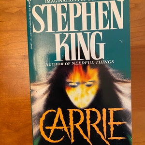 Carrie by Stephen King - 1998 Signet