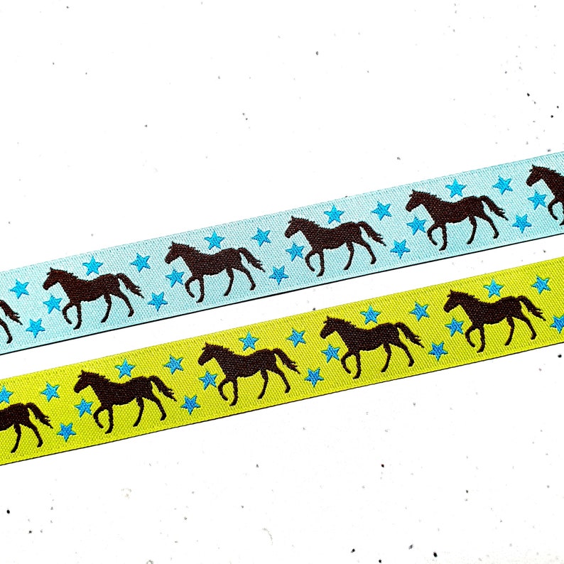 16 mm breite Webbänder mit Pferden und Sternen in türkis und kiwigrün Lieferung je Design in einem Stück beide Farben gemixt