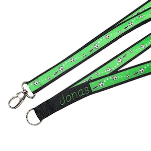 langes Fußball Schlüsselband in 3 Längen, mit Ring o. Karabiner, div. Gurtbandfarben, mit Namen bestickt, NEU: mit Breakaway-Safety-Clip