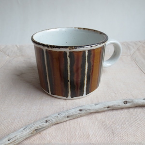 Midwinter Earth - tea cup - series Stonehenge - quality English ceramics produced from the seventies til nineties - brown white