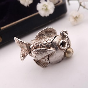 Vintage sterling silver charm Nuvo fish with moving tail and pearl Fully hallmarked Birmingham 1971