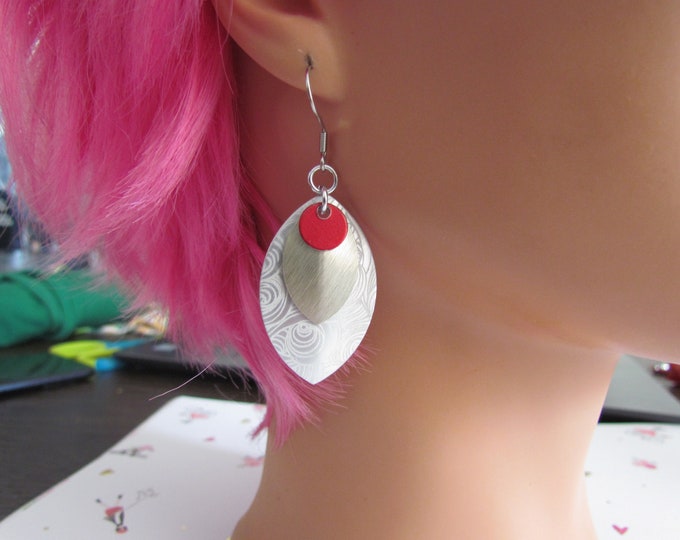 Triple Layer Scalemail Earrings (Red/Sand/Frost Starry Night)