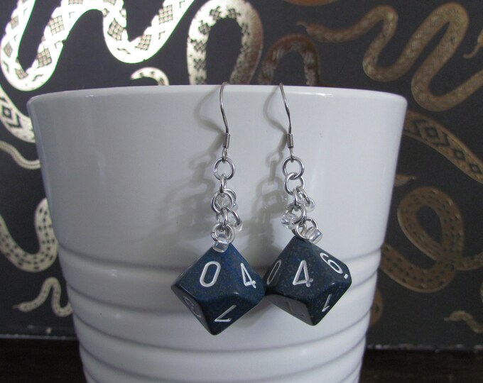 Green/Blue Speckled d10 Chainmail Earrings STAINLESS STEEL HOOKS
