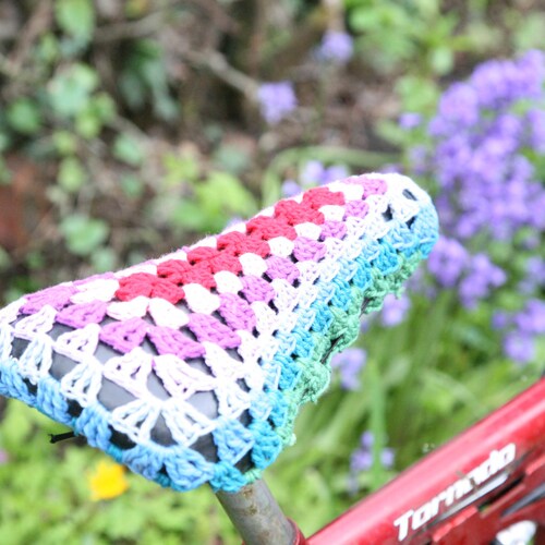 Crochet Bike Seat Cover Pattern - Suitable for Beginners, Granny Square treble Photo, text, symbols pattern, make / Yarn Bomb your Bike Seat