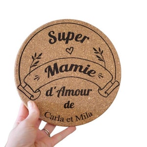 Dessous de plat de cuisine pour la fête des grands-mères - idée cadeau original et personnalisable avec le prénom de notre super mamie