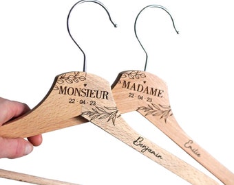 Personalized wedding Mr/Mrs wooden hanger, bride hanger, witness gift, bridesmaid gift, personalized hanger, dress hanger