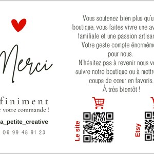 May include: A thank you card with a red heart, the words "Merci infiniment pour votre commande!" and the text "la_petite_creative" with a phone number. The card also includes QR codes for the shop's website and Etsy page.