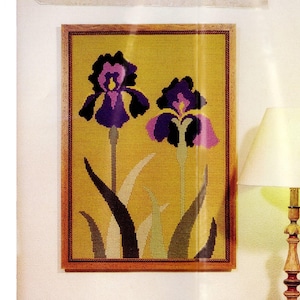 Kit do it yourself -  Exotic flowers - Portuguese Arraiolos - Traditional Portuguese Arraiolos Embroidery Needlework(A32LiriosRoxos)