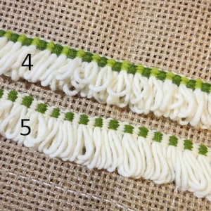 Pode incluir: Duas guarnições de franjas brancas com padrões tecidos em verde e branco. A guarnição superior é etiquetada com "4" e a inferior com "5".
