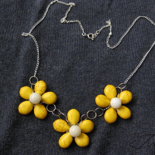 3 Yellow Turquoise Flowers Silver Plated Necklace with White Bead