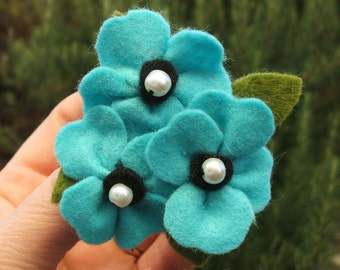 Felt Himalayan Poppy Brooch, Light Blue Papoula Trio Brooch, 3 inch (8cm)