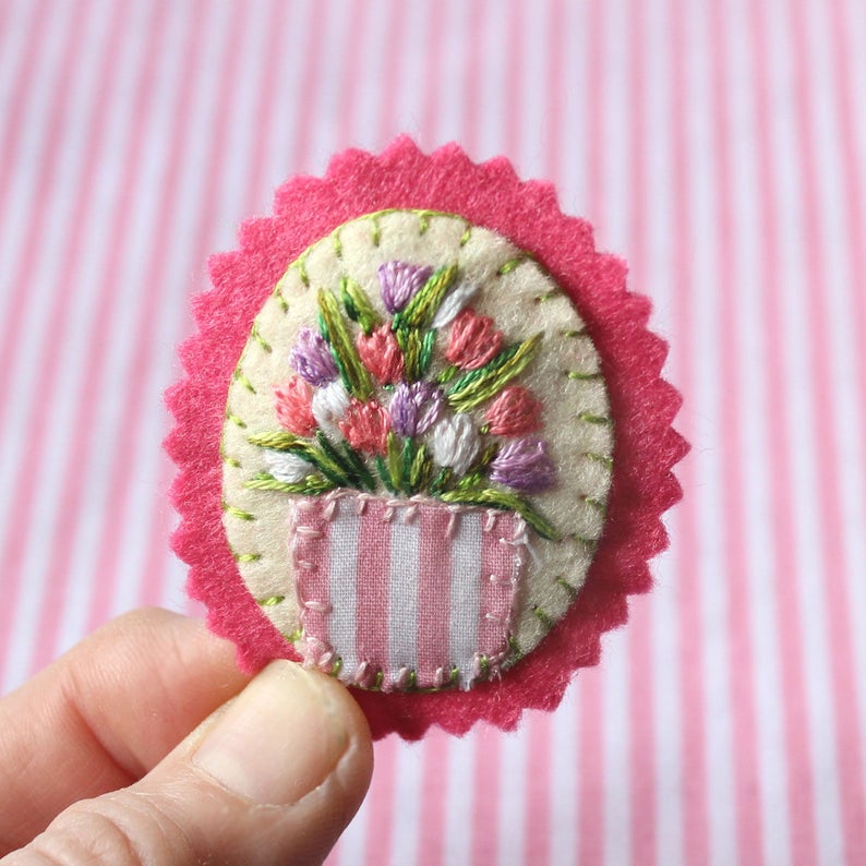 Tulip Brooch with Pink Purple and White Tulips Hand image 0