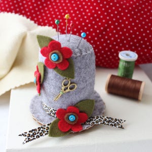 Felt Pincushion Sewing Gift, Grey Hat Pin Cushion with Red Flowers & Leopard Print Ribbon, Floral Pincushion Craft Room Decor
