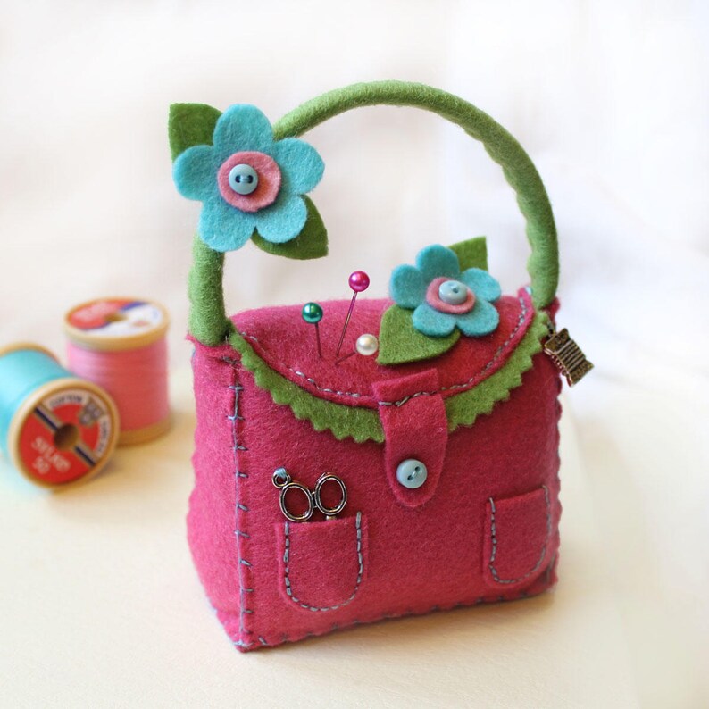 Seamstress Gift Sewing Room Accessory Felt Handbag Pincushion in Grey and Pink Chic Decor Pincushion