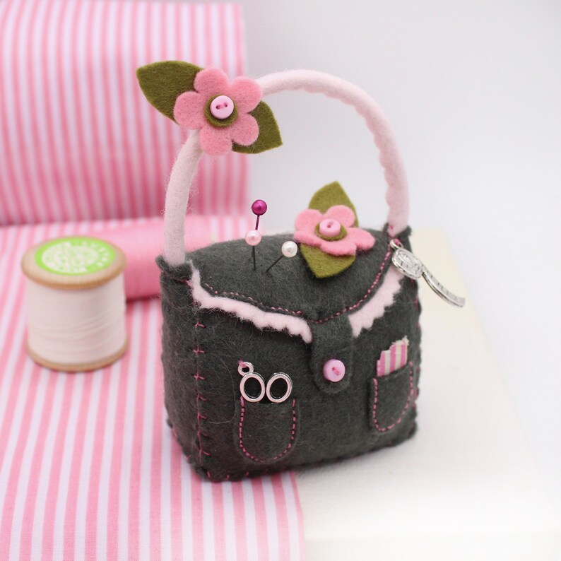 Seamstress Gift Sewing Room Accessory Felt Handbag Pincushion in Grey and Pink Chic Decor Pincushion