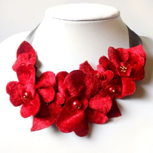 Bright Red Necklace, Velvet Flower Statement Necklace for a Special Occasion, Red Ribbon Jewellery, Fabric Flower Bib Christmas Accessory