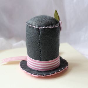 Make Your Own Felt Pincushion DIY Craft Kit, Hat Pincushion Sewing Craft Kit, Sew Your Own Pincushion Making Kit, Dressmaker Gift image 6