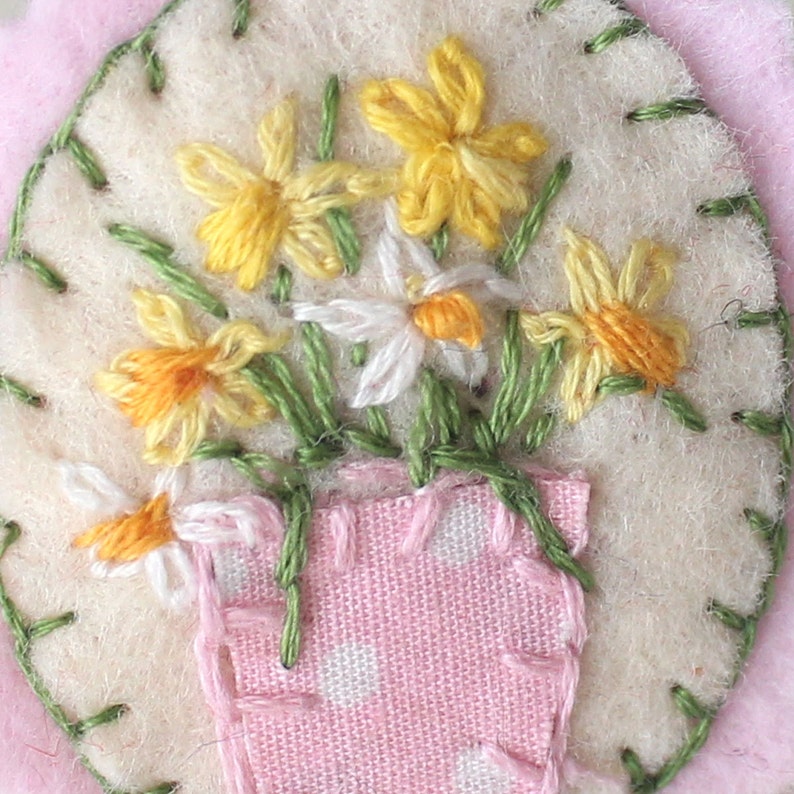 Daffodil Brooch Hand Embroidered Yellow Flowers Pin With Etsy UK