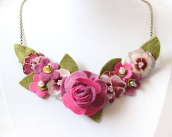 Pink Rose Necklace, Rose and Pink Pansies Bib Necklace, Pink Necklace, Statement Jewellery, Felt and Fabric Flower Floral Accessory