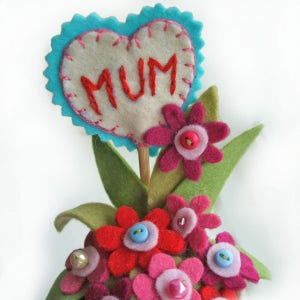 Moederdagcadeau, gepersonaliseerde bloempotten, rode en roze vilten bloemen in een pot, moeders verjaardag, bloemstuk bloemcadeaus voor tuinders afbeelding 2