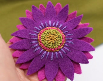 Purple Flower Brooch, Large Gerbera Brooch, African Daisy Felt Pin, Hair Clip, Floral Corsage, Felt Flower Statement Jewellery