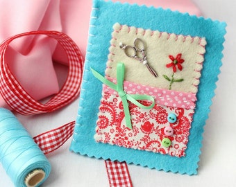 Sewing Needle Case, Blue Felt Needle Book with an Appliqued Floral Design, Dressmaker or Quilter Gift, Hand Sewing Accessory