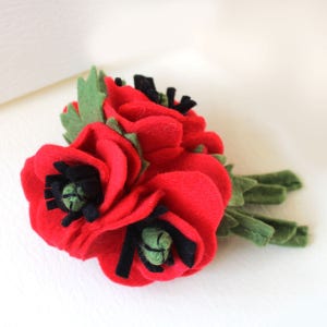 Red Poppy Felt Brooch, Three Large Flowers Corsage, Bold Statement Papaver Jewelry