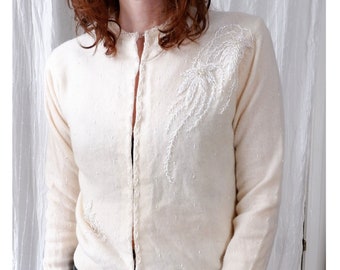 XS | Vintage 50's lambswool angora peach white pearl beaded cardigan sweater