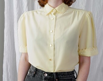 Small | 70s 80s yellow polyester puff sleeve floral lace collared blouse | cottage core sweet cute | Lady Holiday