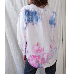 Small Medium vintage cotton band collar curved hem minimalist button down womens shirt blouse hand ice dyed solutions 80s 90s zdjęcie 2