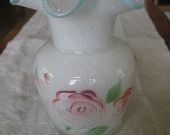 フリル付き花瓶、ケース入り渦巻きガラス、花のバラ、6 インチ花瓶、白