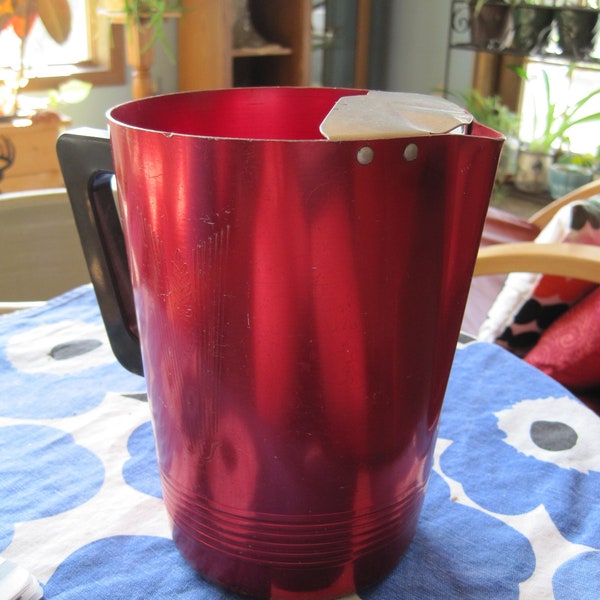 Vintage Regal Ware Supreme red anodized aluminum pitcher w/ ice spout; Bakelite handle. Retro, MCM. Lemonade, patio, deck; summer picnic