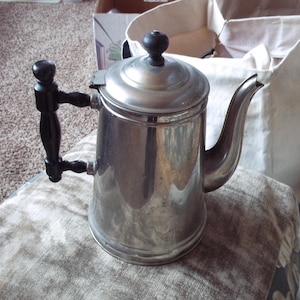 Vintage Aldrich Buffalo Kaffeekanne: Silber vernickelt auf Kupferkessel. Wärmflasche; Heber; Tee Service. Klappdeckel; Holzgriff, Knauf