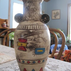 Vintage Southwest Pottery Vase: Native Folk Art Decor (8.5&quot;)