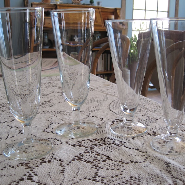 Set / 2 Vintage Pilsner beer glasses. 10 oz Pedestal; stemmed clear glass; stemmed hurricane; parfait dessert. Mai tai, pina colada, mimosa