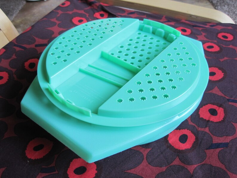 Vintage Tupperware 786 Jadite Green Food Grater & Bowl. Cheese Shredder ...
