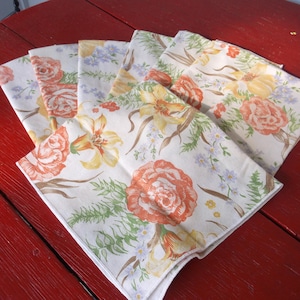 Vintage Floral Cotton Cloth Napkins - Set of 4 - 16&quot; Square